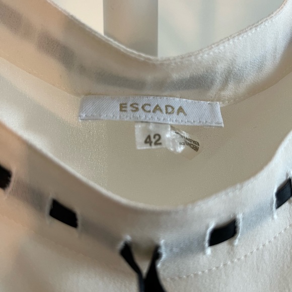 Escada cami. Size 42 (size 10 equiv) - Picture 5 of 7